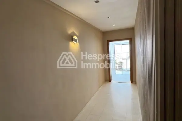 Apartment for sale in Star Hill. Total area 130 m². Security door and sea view.