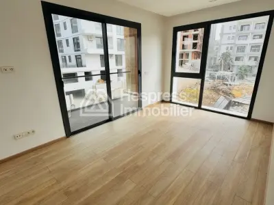 Apartment for sale in Star Hill. Total area 130 m². Security door and sea view.