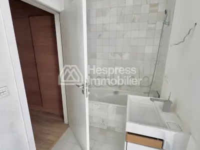 Apartment for sale in Star Hill. Total area 130 m². Security door and sea view.