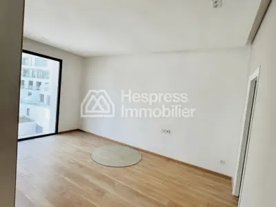 Apartment for sale in Star Hill. Total area 130 m². Security door and sea view.