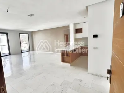 Apartment for sale in Star Hill. Total area 130 m². Security door and sea view.