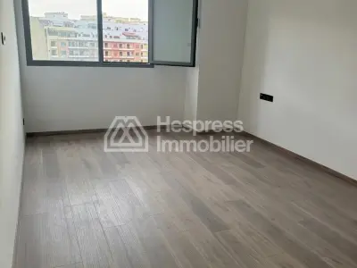 شقة للبيع في De La Plage . شقة مريحة بثلاث غرف. تدفئة مركزية وباب مقوى.
