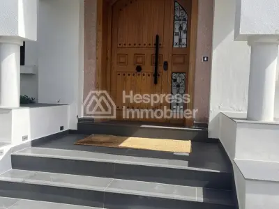 Superb villa for rent in Du Golf . 4 rooms. Well furnished.