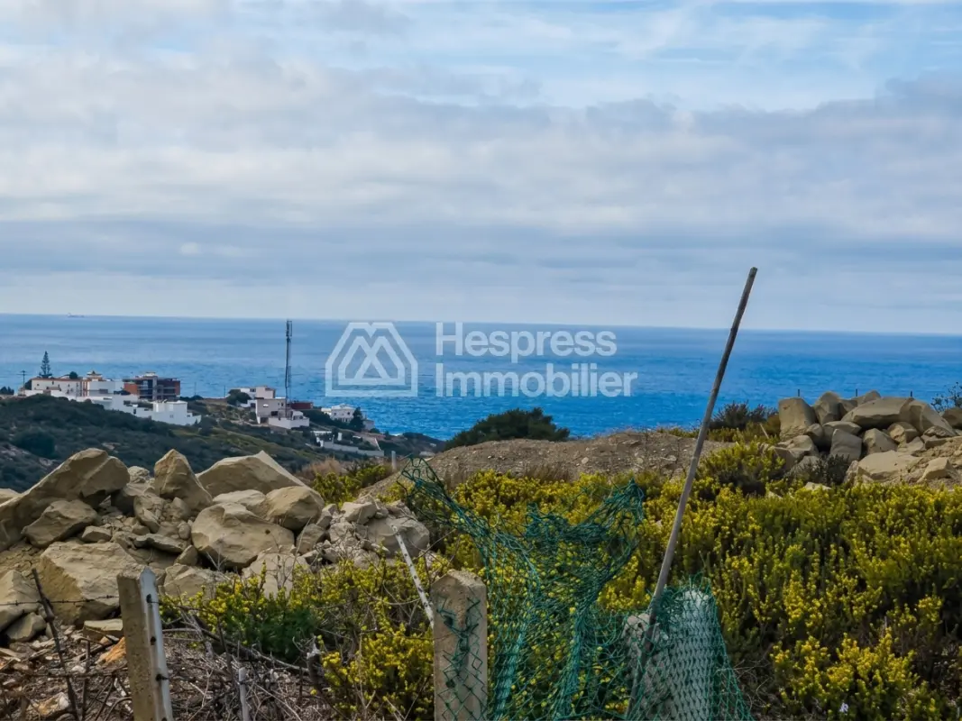 Land for sale in De La Plage. Area 700 m²
