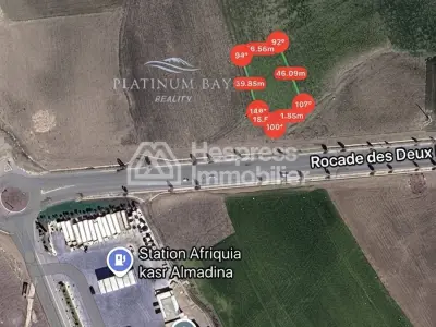 Terrain d'investissement R7 d'une superficie de 1432m² sur une route de 50 mètres Zone C1 Tanger