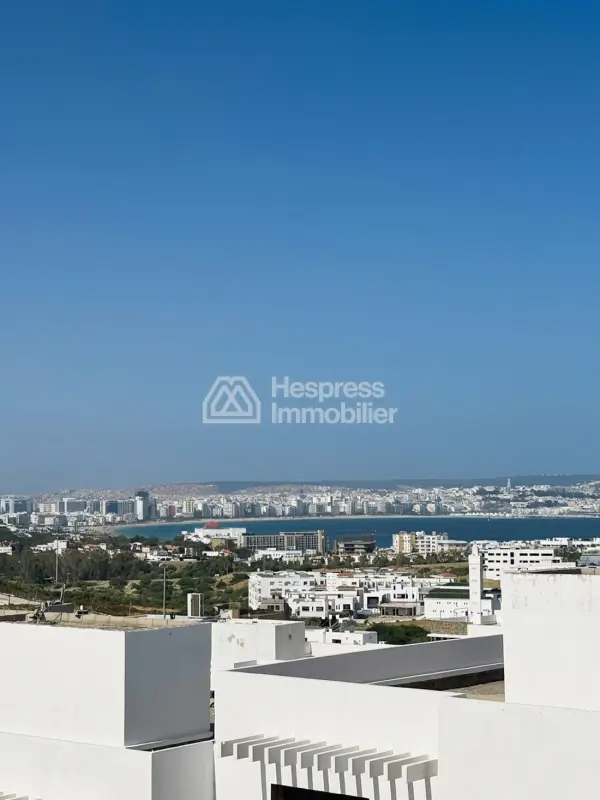 Apartment with sea and mountain views