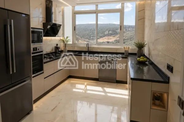 Apartment with sea and mountain views