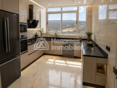 Apartment with sea and mountain views