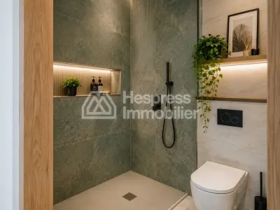 Apartment with sea and mountain views