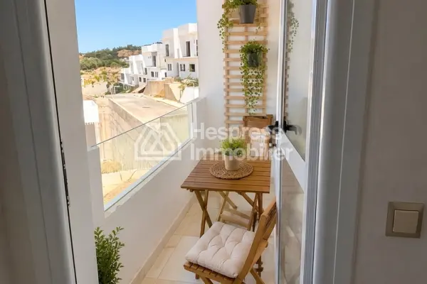 Apartment with sea and mountain views
