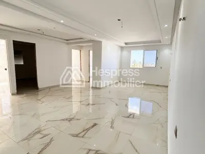 Apartment with sea and mountain views