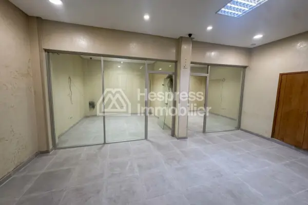 Commercial premises of 180 m² for rent near Ain Ketiwet with cellar