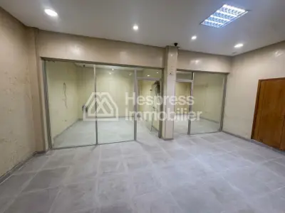 Commercial premises of 180 m² for rent near Ain Ketiwet with cellar