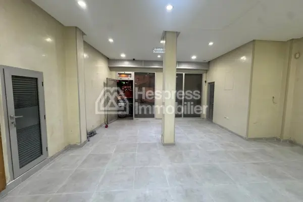 Commercial premises of 180 m² for rent near Ain Ketiwet with cellar