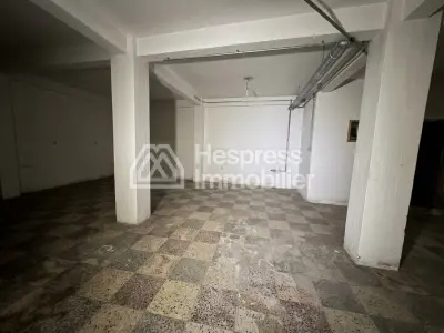 Commercial premises of 180 m² for rent near Ain Ketiwet with cellar