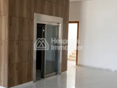 فندق سكني جديد من فئة 4 نجوم في فاونتي
