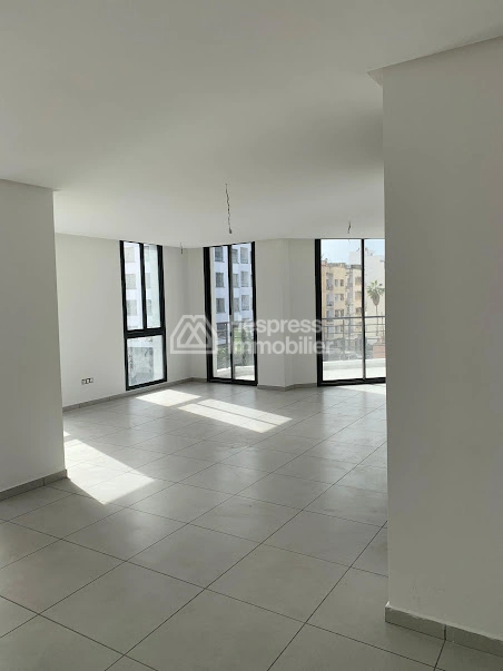 Bureau à vendre, 70-3000m² à Boulevard Abdelmoumen 