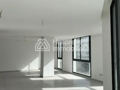 Bureau à vendre, 70-3000m² à Boulevard Abdelmoumen 