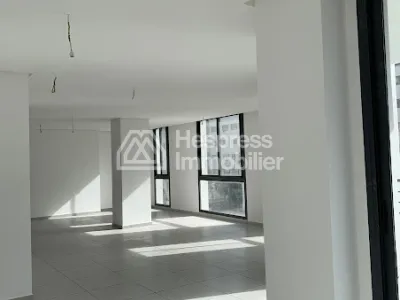 Bureau à vendre, 70-3000m² à Boulevard Abdelmoumen 