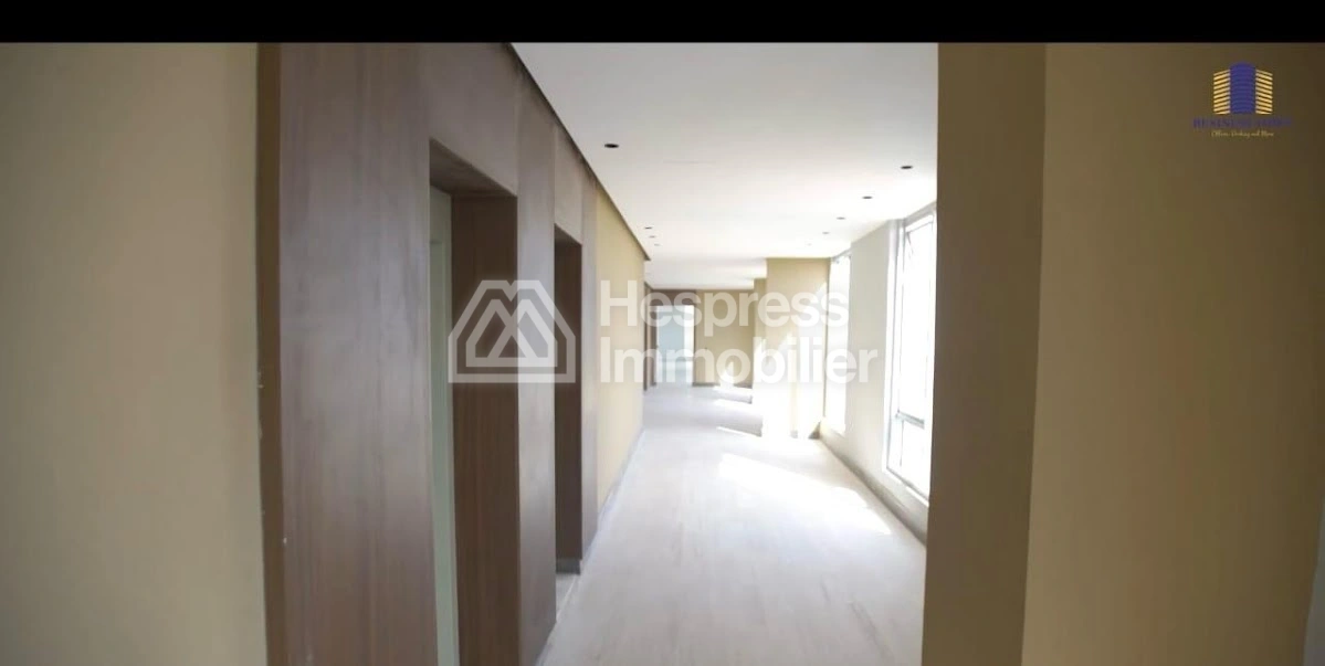 Bureau à vendre, 70 à 2000m² à Sidi Maarouf