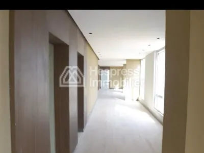 Bureau à vendre, 70 à 2000m² à Sidi Maarouf
