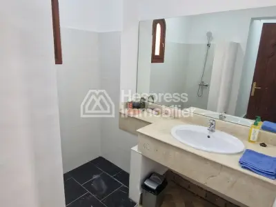 Beautiful riad for rent in Ennakhil Palmeraie . 4 large rooms. Furnished.