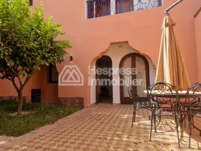 Beautiful riad for rent in Ennakhil Palmeraie . 4 large rooms. Furnished.