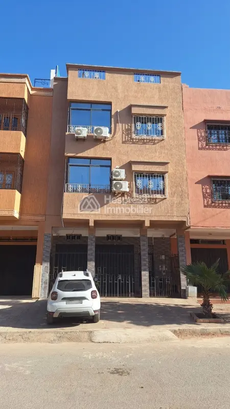 House for sale in Azzouzia . 7 large rooms. Mountain views, central heating