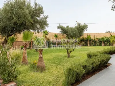 Villa in Marrakech for sale on the Ouarzazate Road
