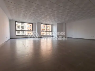 Bureau à louer à guéliz 75m2