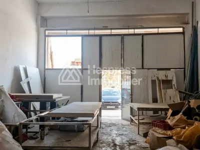 Rent the ideal premises at Gueliz . Area 242 m²