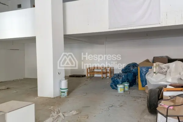 Louez le local idéal à Guéliz. Superficie 242 m²