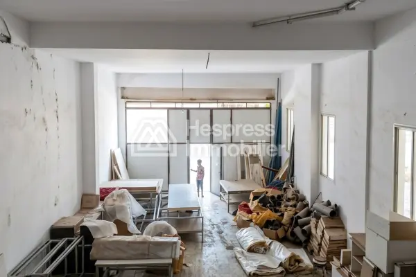 Louez le local idéal à Guéliz. Superficie 242 m²