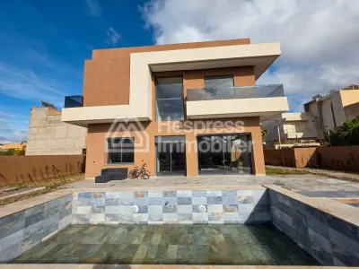 Nouria goolf city. Belle villa
