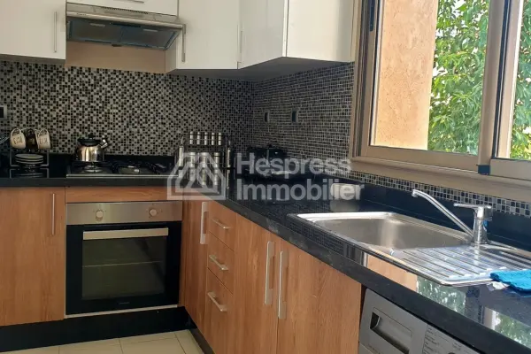 Très belle appartement à pristigia à louer