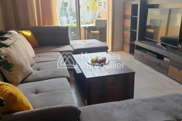 Très belle appartement à pristigia à louer