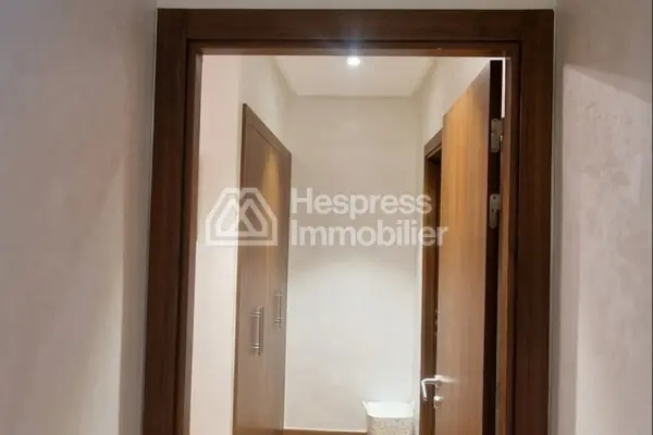 Très belle appartement à pristigia à louer