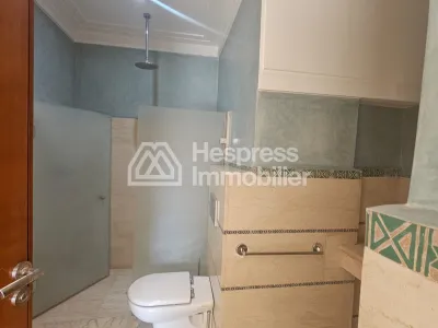 Spacieux appartement à louer vide sur route de casa