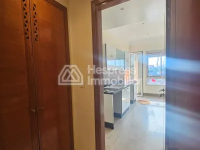 Spacieux appartement à louer vide sur route de casa
