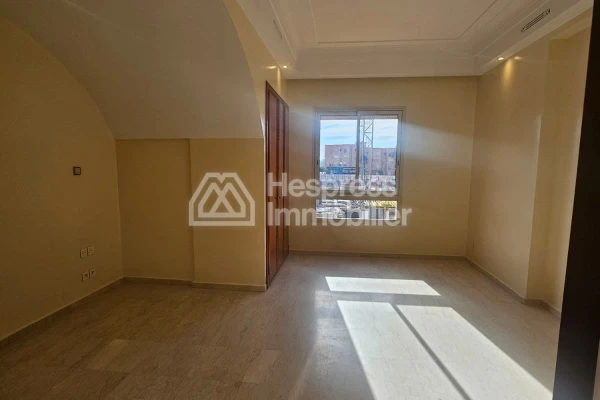 Spacious unfurnished apartment for rent on the road to Casablanca