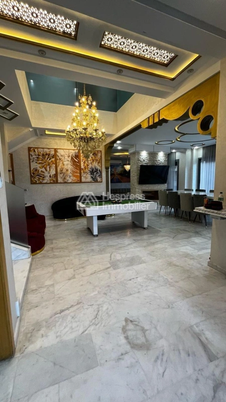 Modern villa with swimming pool in Targa on 3 levels for rent