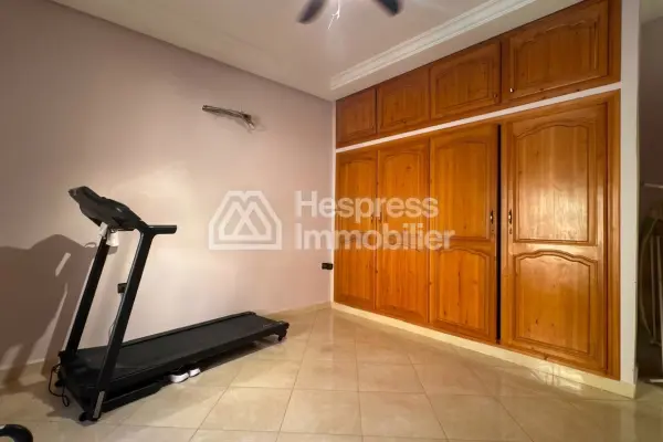 Luxury house with pool and master suite – Targa