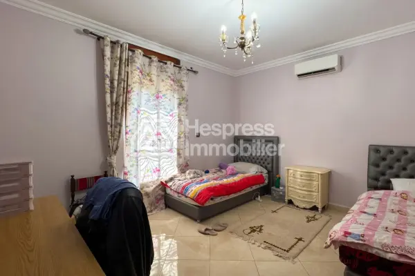 Luxury house with pool and master suite – Targa