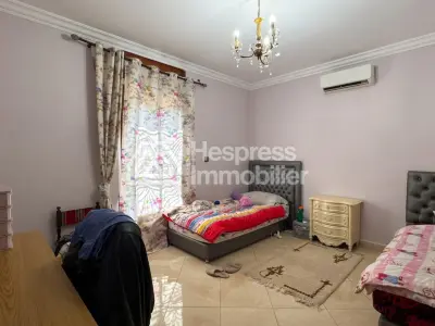 Maison de standing avec piscine et suite parentale – Targa