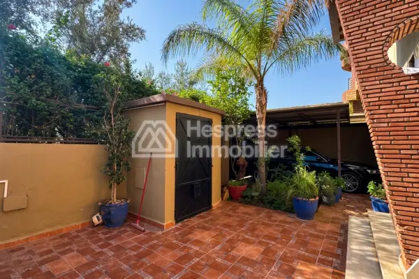 Luxury house with pool and master suite – Targa