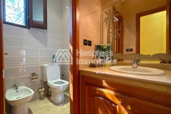 Luxury house with pool and master suite – Targa