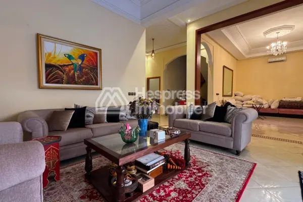 Luxury house with pool and master suite – Targa