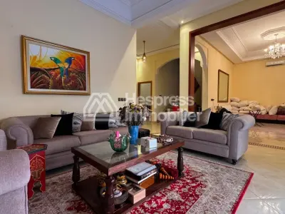 Maison de standing avec piscine et suite parentale – Targa