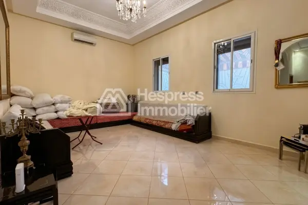 Luxury house with pool and master suite – Targa