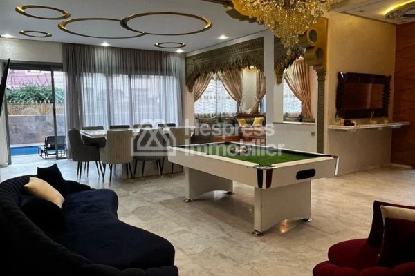 Modern villa with swimming pool in Targa on 3 levels for rent